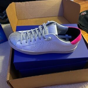 P448 White and Pink Sneakers with Minimalist Design